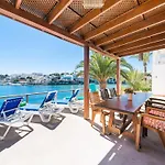 Spacious Holiday Home By The Sea