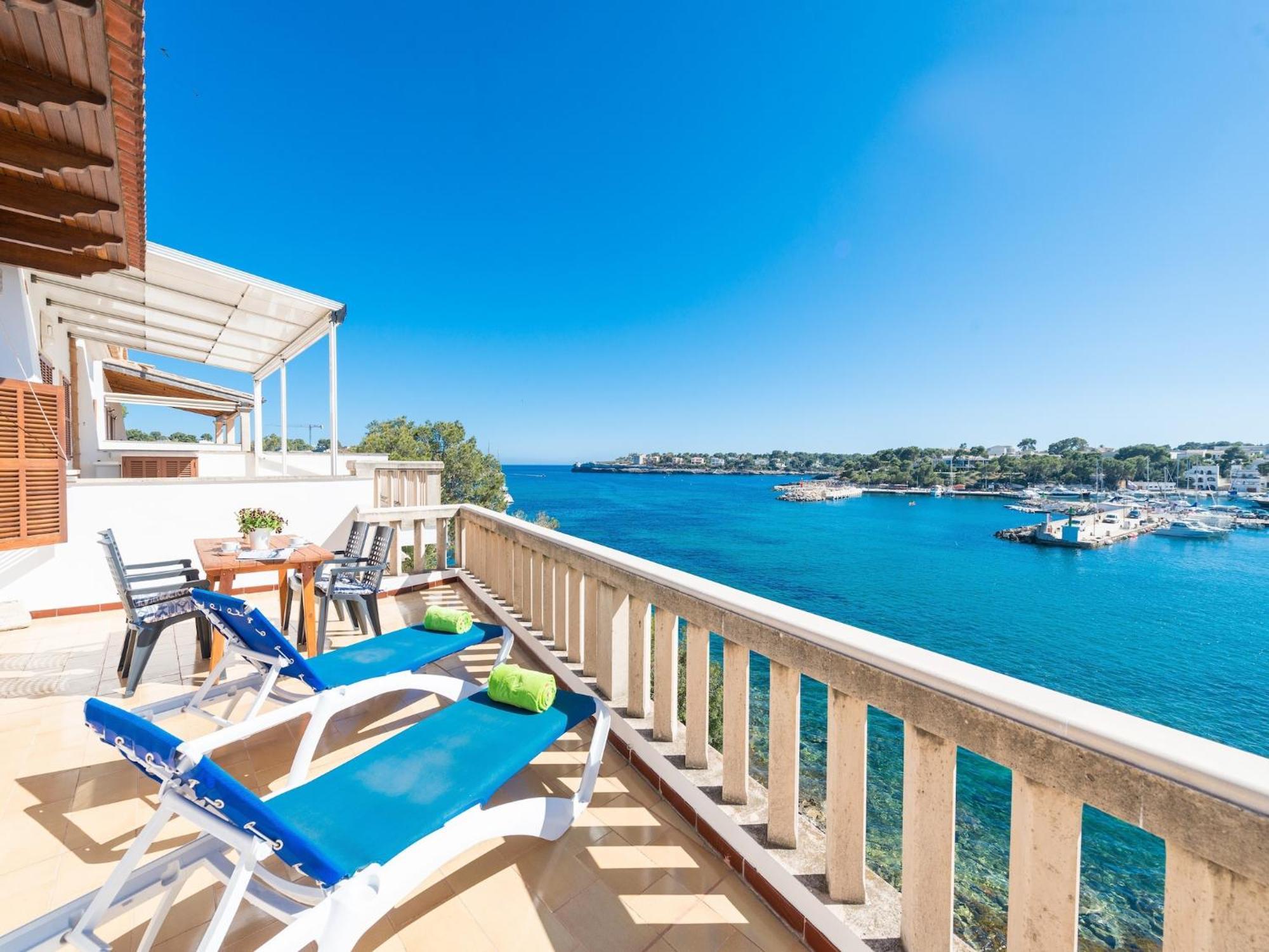 Spacious By The Sea Chalet